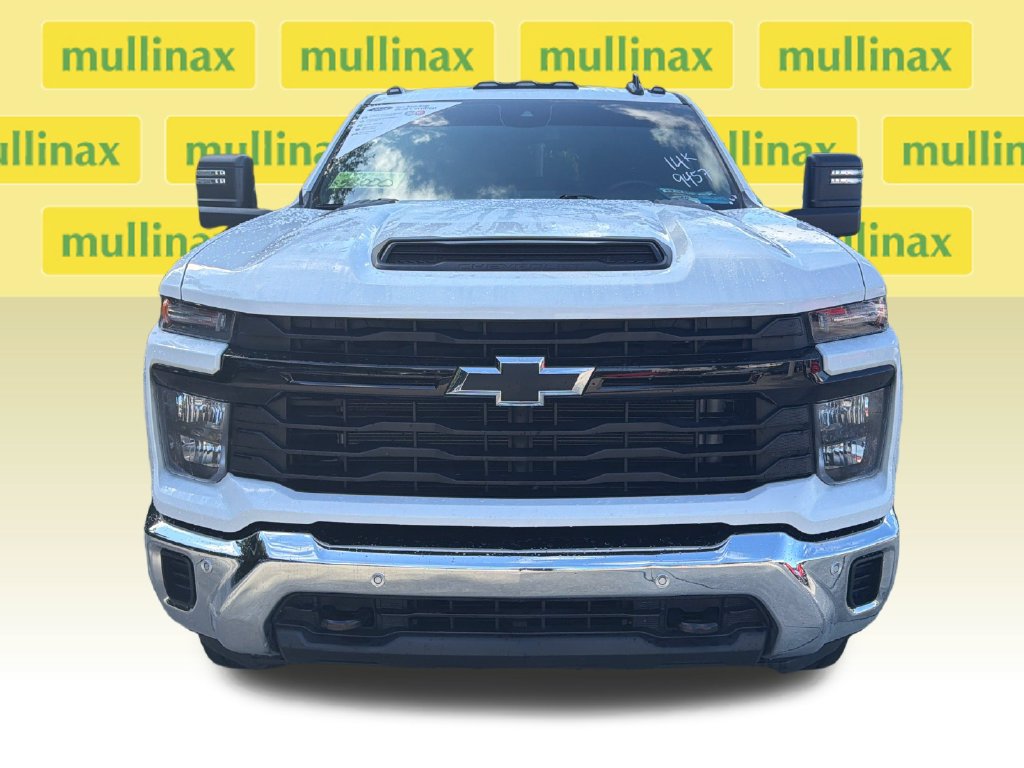Used 2025 Chevrolet Silverado 2500 W/T AWD/4WD image 14
