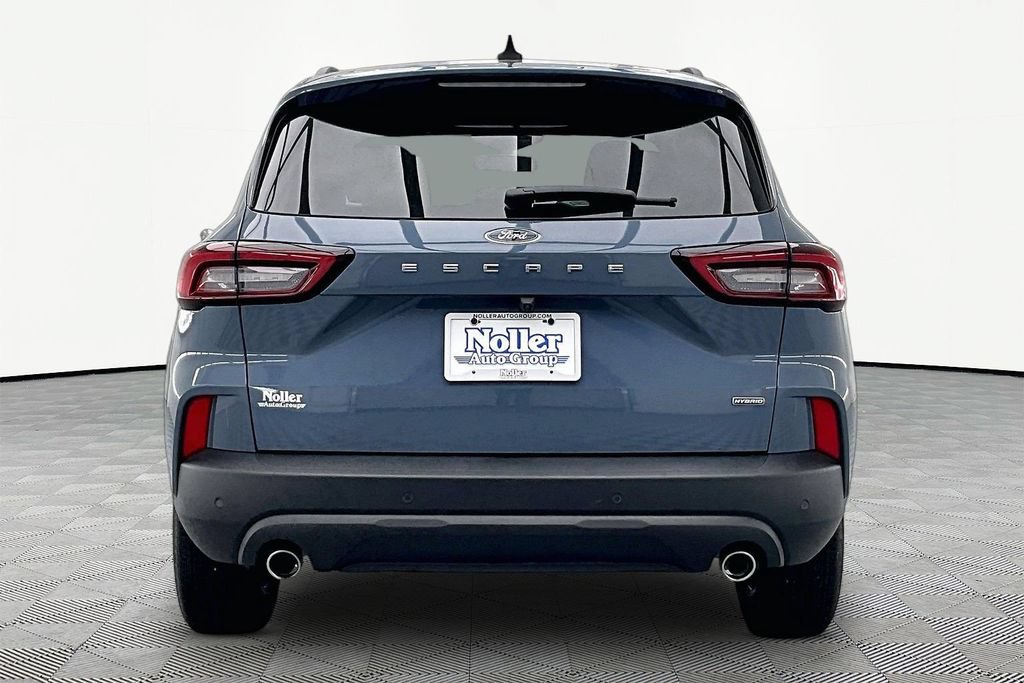 Certified 2025 Ford Escape ST-Line w/ Equipment Group 301A FWD image 4