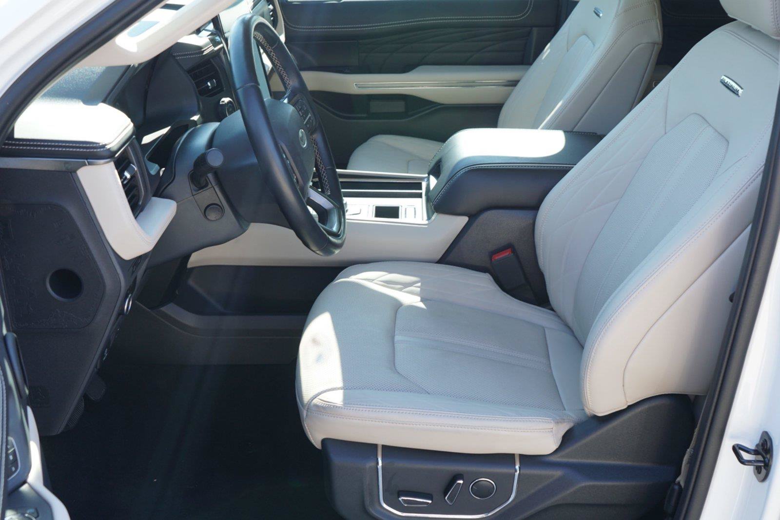 Certified 2024 Ford Expedition Platinum RWD image 9