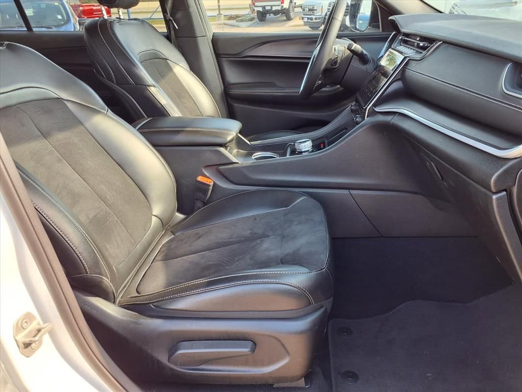 Used 2024 Jeep Grand Cherokee L Laredo image 27