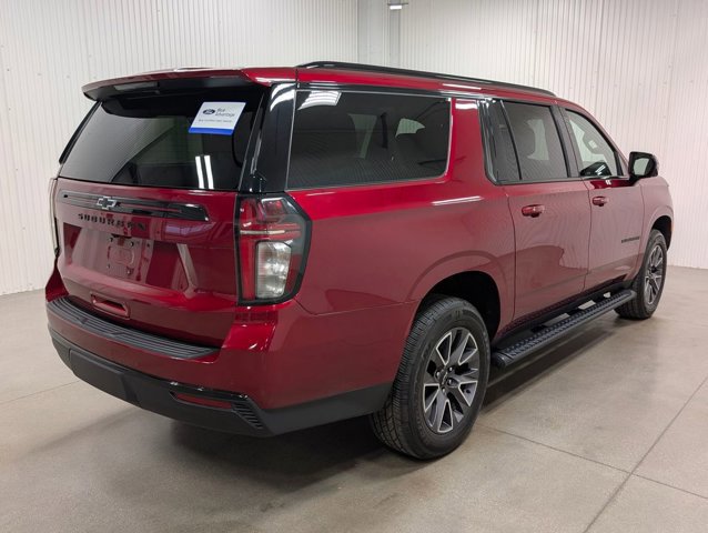 Used 2023 Chevrolet Suburban Z71 w/ Luxury Package image 2