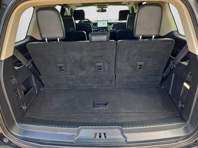 Certified 2023 Ford Expedition XLT RWD image 6