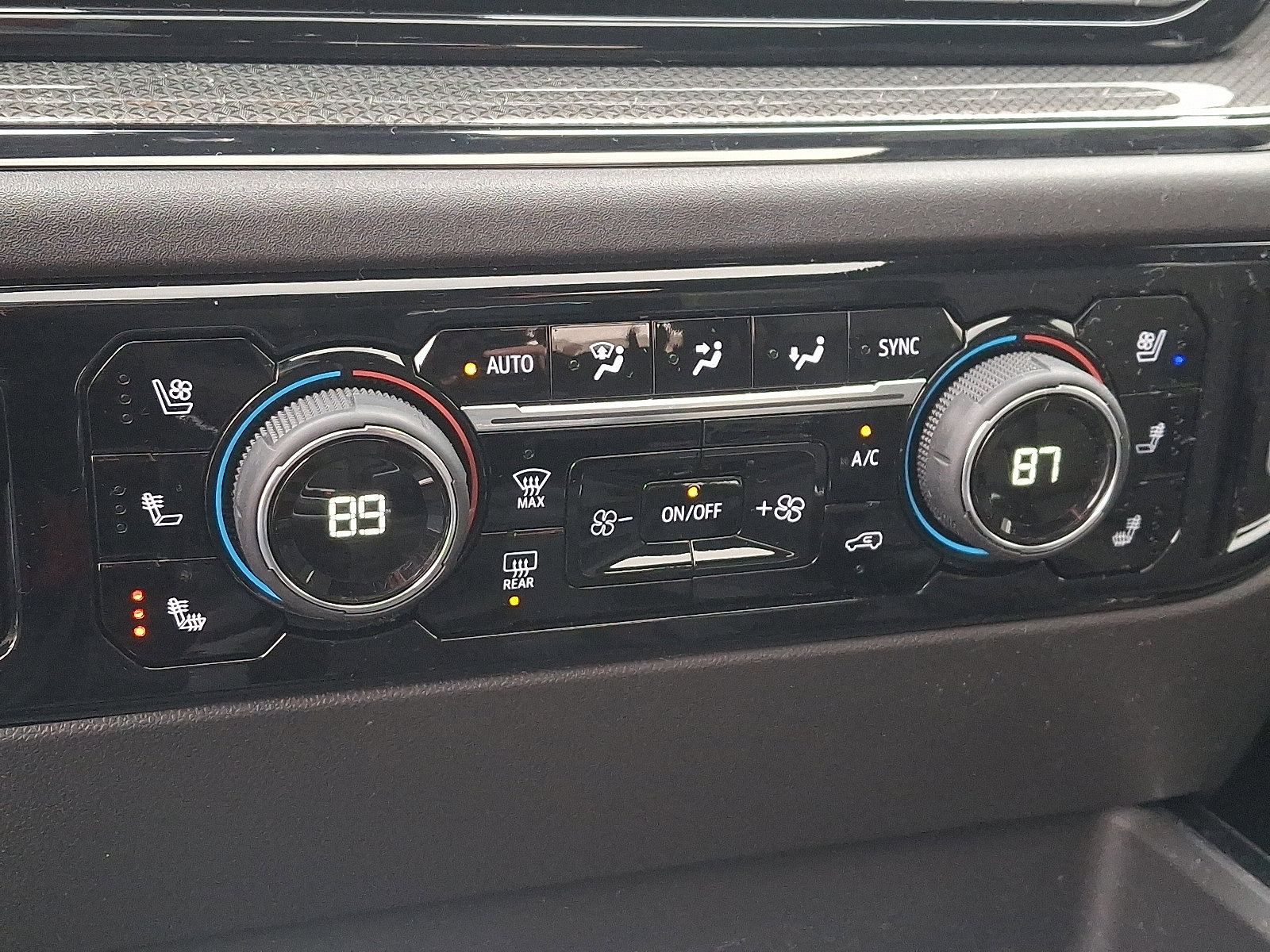 Used 2025 Chevrolet Silverado 1500 ZR2 image 17