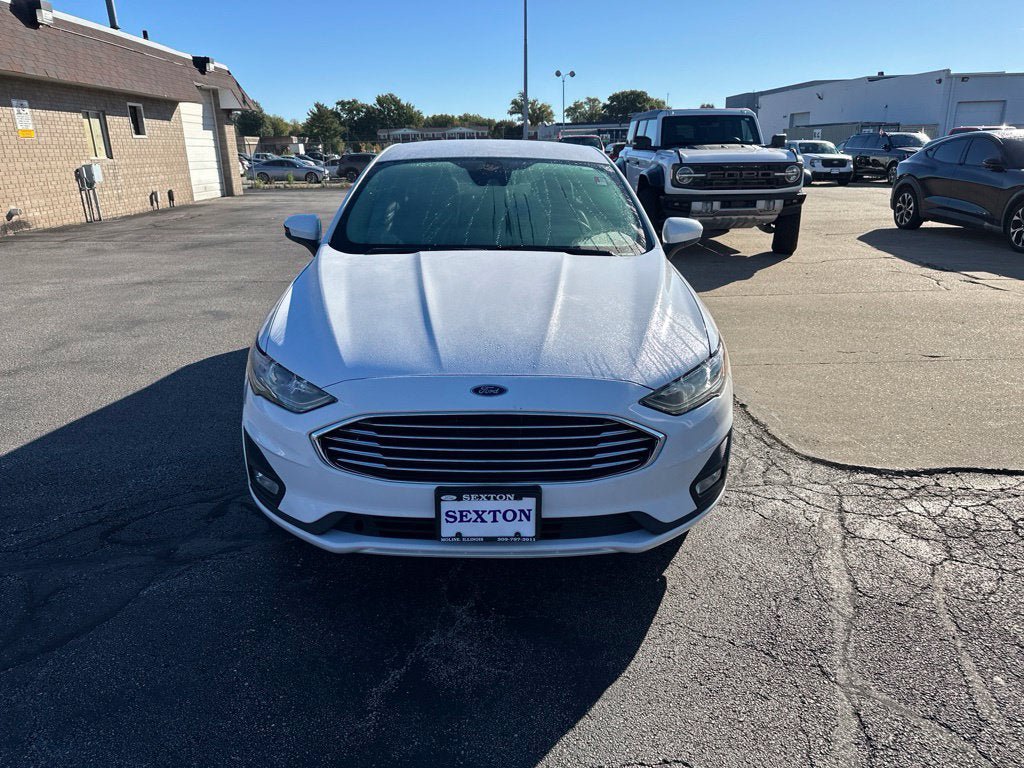 Certified 2019 Ford Fusion SE FWD image 2