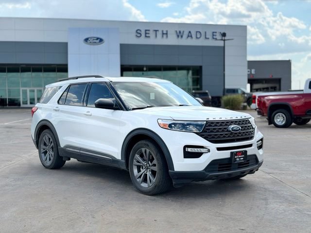 Certified 2021 Ford Explorer XLT w/ Equipment Group 202A RWD image 1