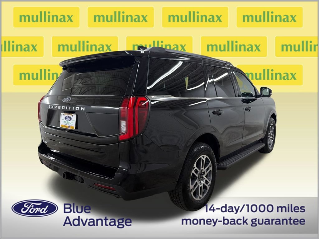 Certified 2025 Ford Expedition Active RWD image 3