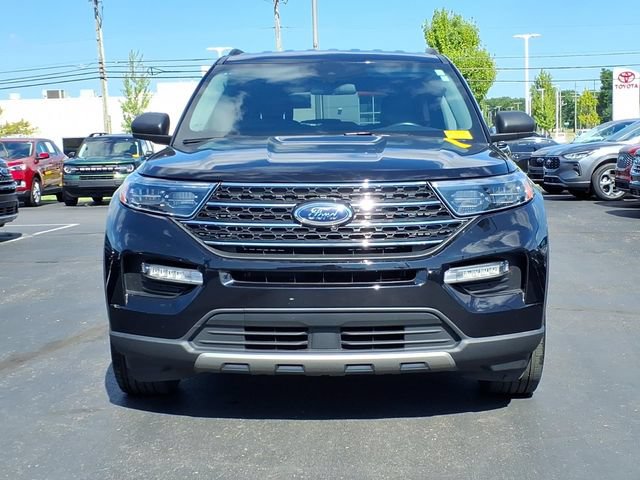 Certified 2023 Ford Explorer XLT w/ Equipment Group 202A AWD/4WD image 2
