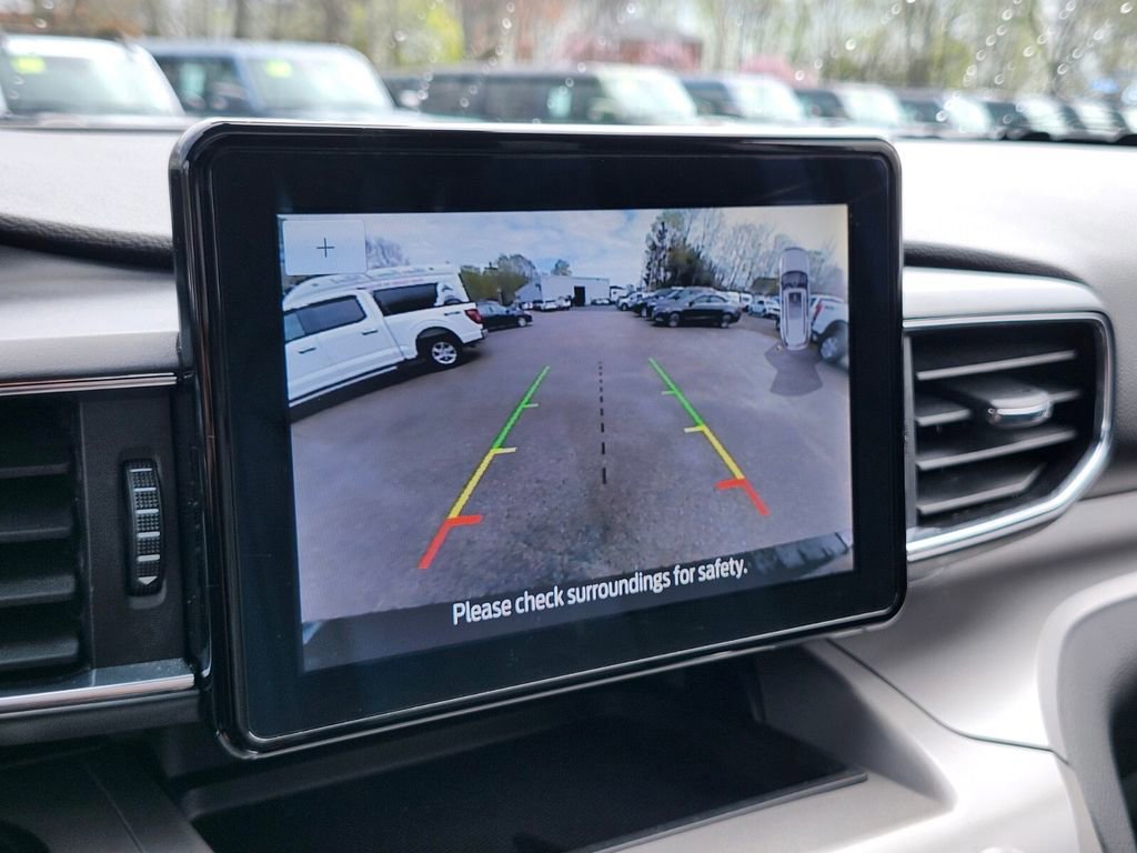 Certified 2022 Ford Explorer XLT w/ Equipment Group 202A image 24