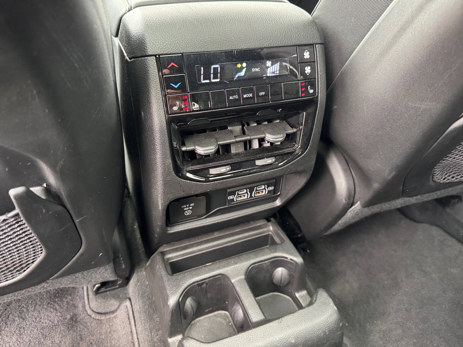 Used 2025 Jeep Grand Cherokee L Limited w/ Luxury Tech Group II AWD/4WD image 18