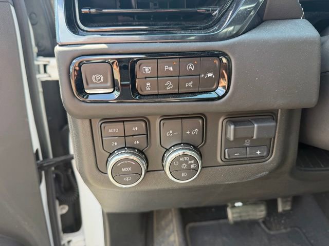 Used 2025 GMC Yukon AT4 Ultimate AWD/4WD image 20