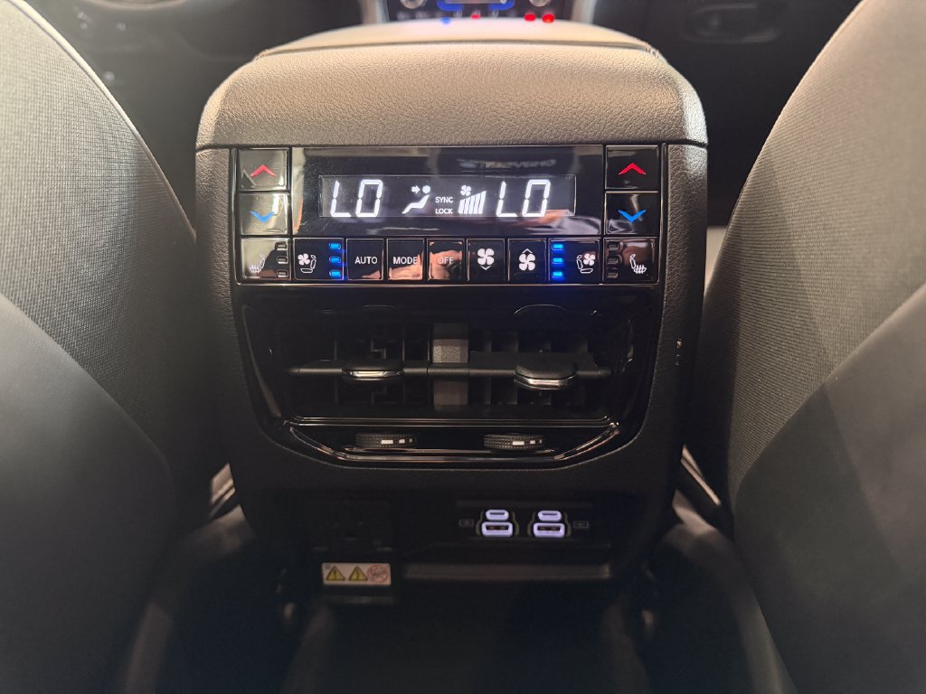 Used 2024 Jeep Grand Cherokee Summit AWD/4WD image 42