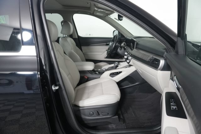 Used 2023 Kia Telluride EX w/ EX Captain's Chair Package AWD/4WD image 27