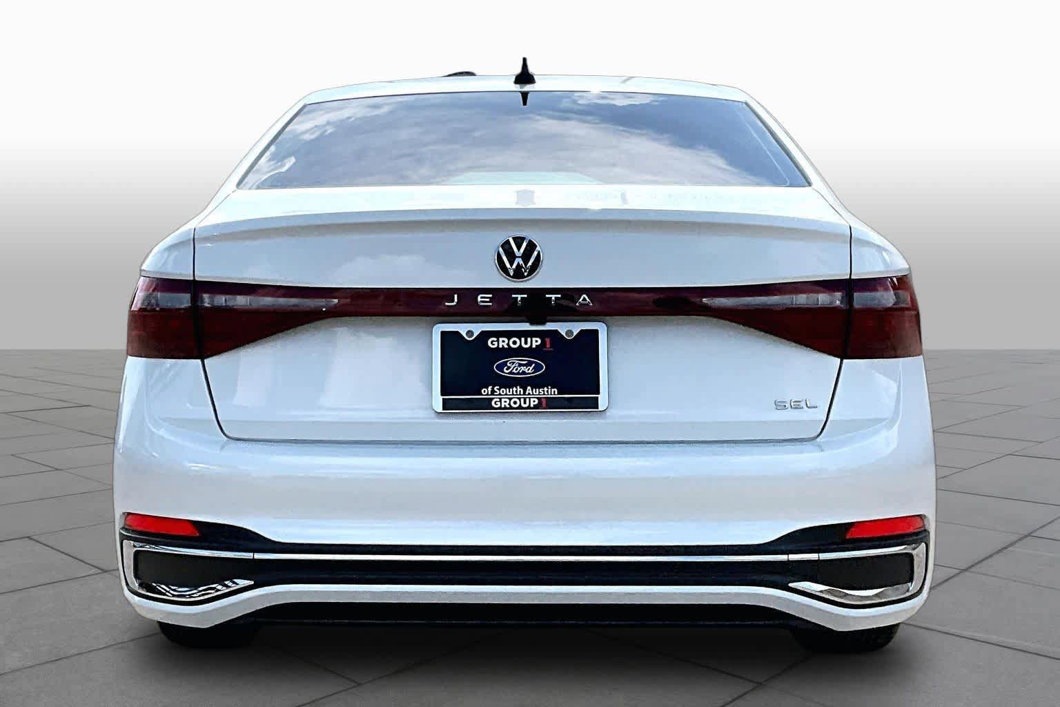 Used 2025 Volkswagen Jetta SEL FWD image 5