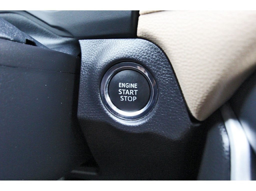 Used 2025 Toyota RAV4 XLE Premium w/ Blackout Package (GST) FWD image 29