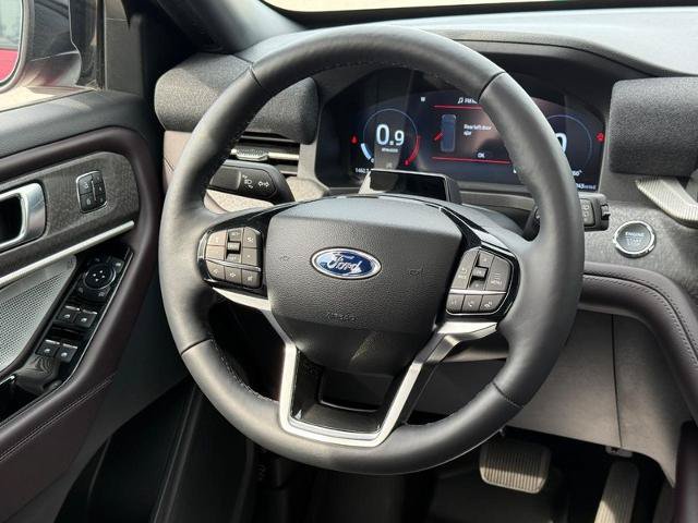 Certified 2026 Ford Explorer Platinum w/ LUX Leather Package AWD/4WD image 15