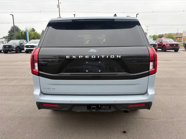 Certified 2025 Ford Expedition Active AWD/4WD image 4