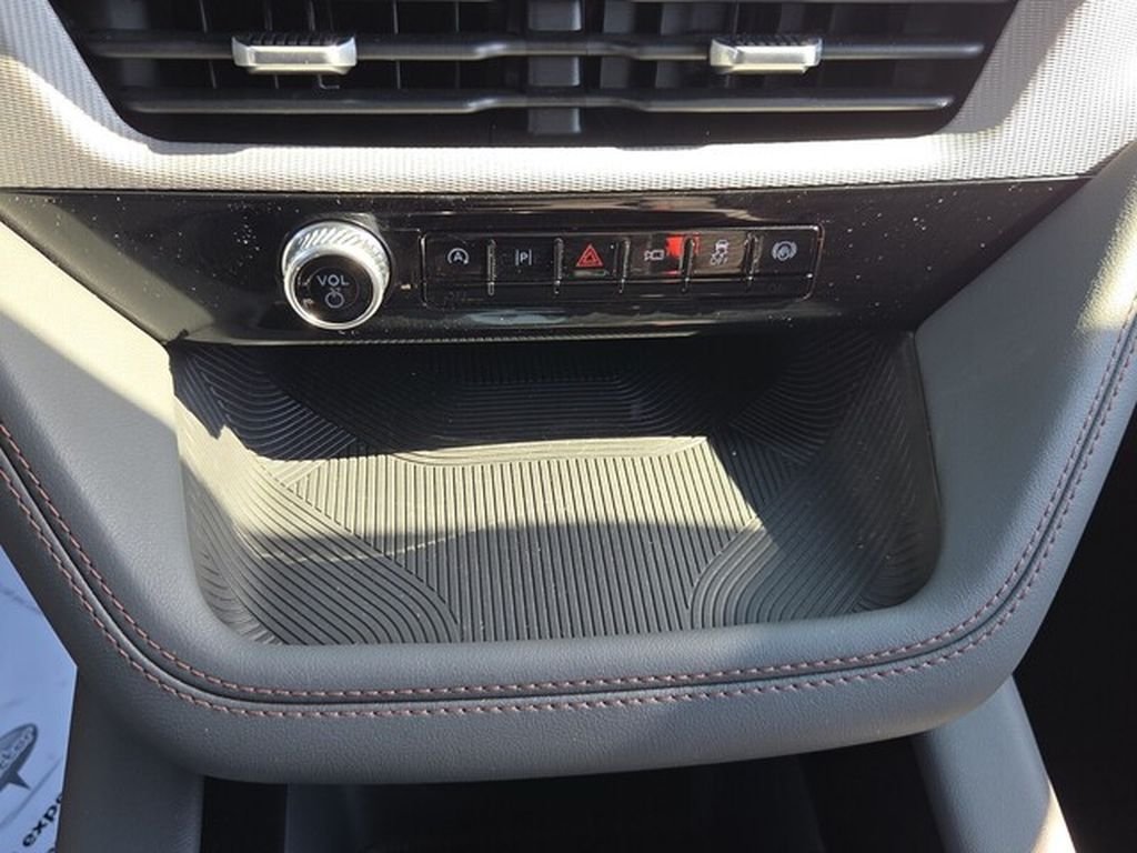 Certified 2026 Ford Explorer Active RWD image 25