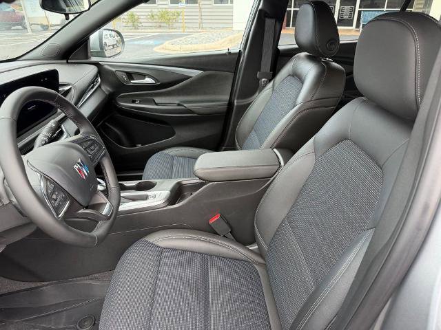 Used 2025 Buick Envista Sport Touring w/ Convenience I Package FWD image 11