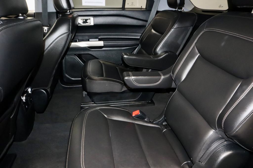 Certified 2022 Ford Explorer XLT w/ Equipment Group 202A AWD/4WD image 24
