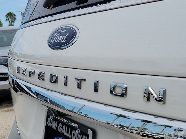 Certified 2022 Ford Expedition Max Limited RWD image 8