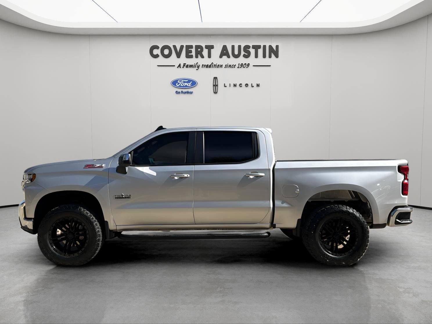 Used 2021 Chevrolet Silverado 1500 LT w/ Z71 Off-Road Package image 2