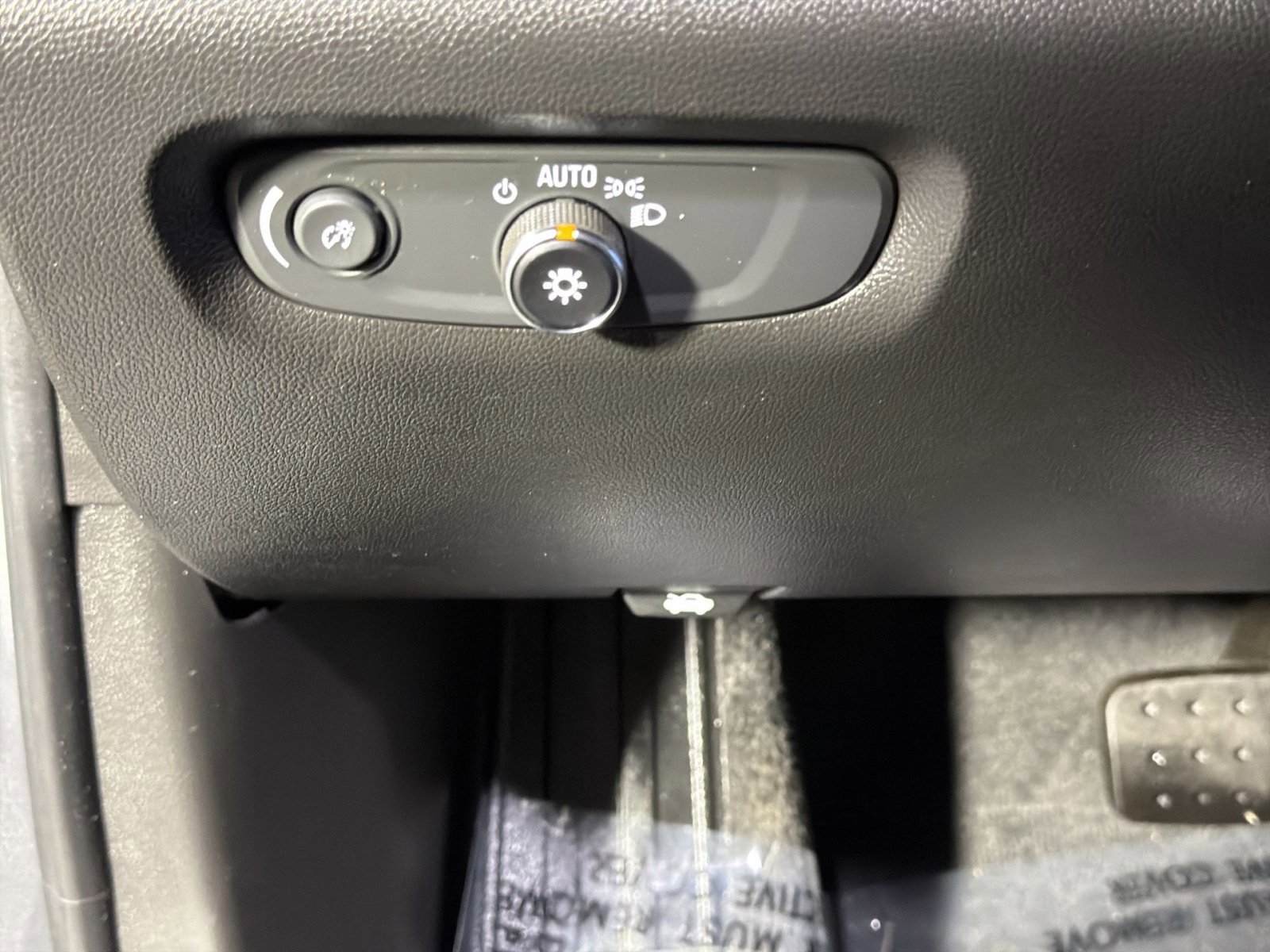 Used 2023 Chevrolet Traverse LT image 32