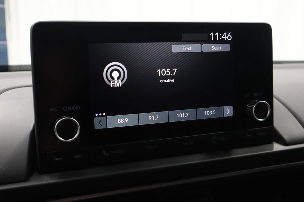 Used 2025 Honda Pilot Sport image 2