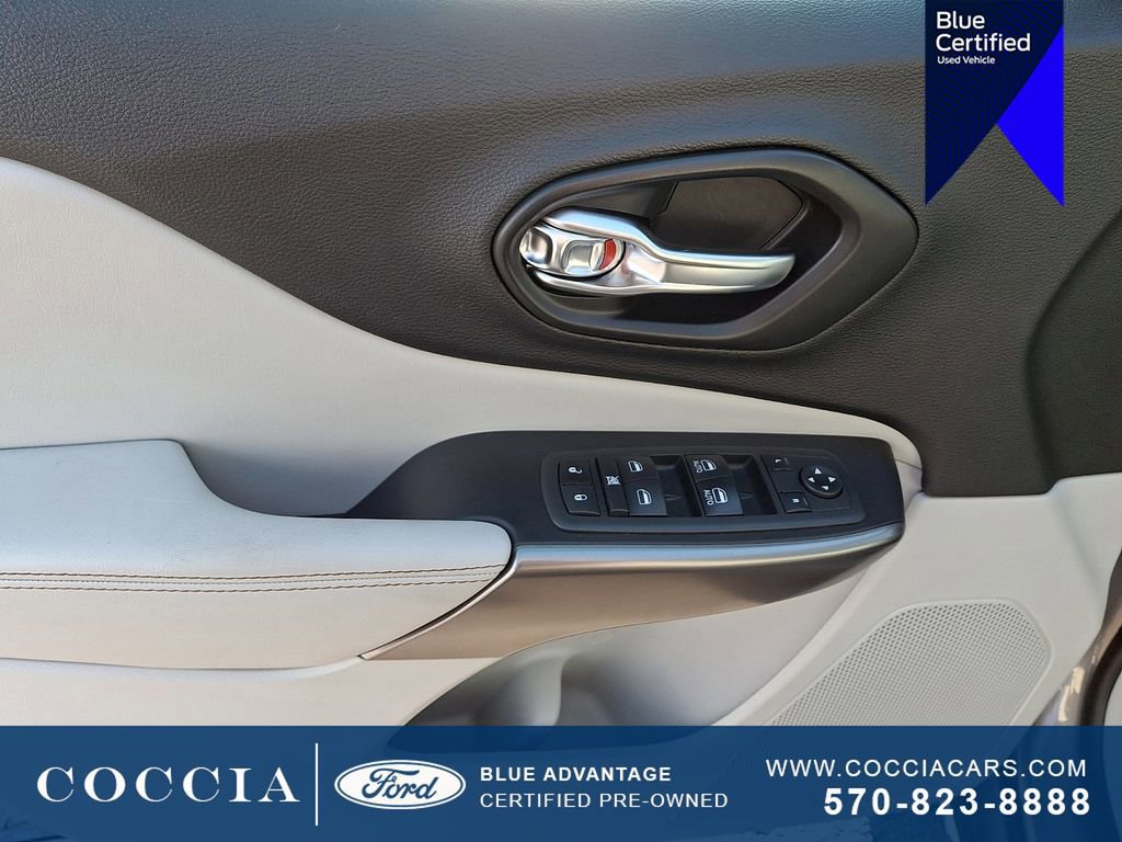 Used 2021 Jeep Cherokee Latitude Lux w/ Sun & Sound Group image 12