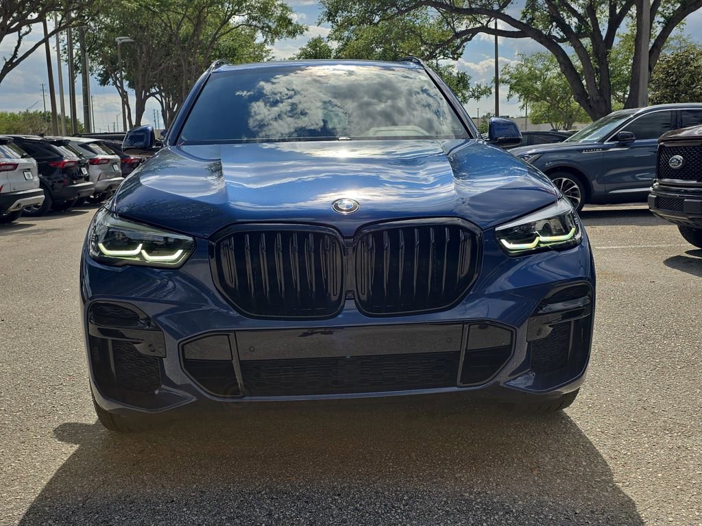 Used 2022 BMW X5 sDrive40i w/ M Sport Package RWD image 2