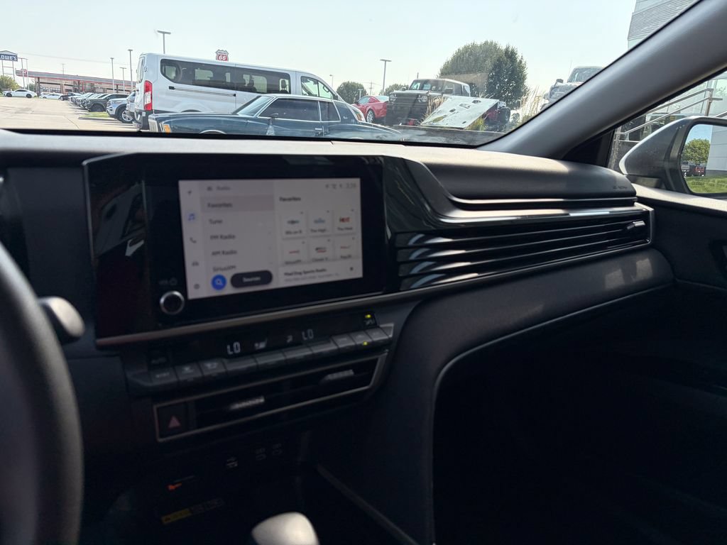 Used 2025 Toyota Camry LE FWD image 18