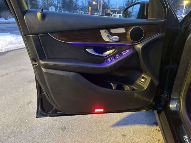 Used 2021 Mercedes-Benz GLC 300 4MATIC image 17