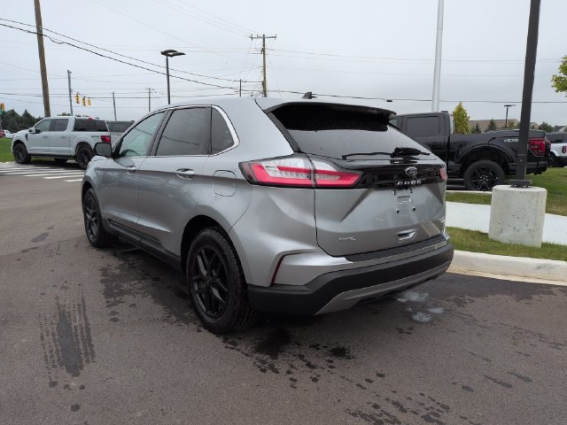 Certified 2024 Ford Edge SEL AWD/4WD image 3