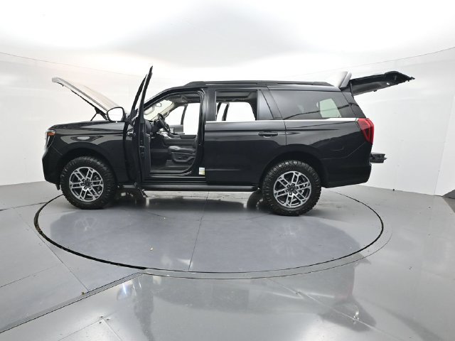 Certified 2025 Ford Expedition Active AWD/4WD image 57