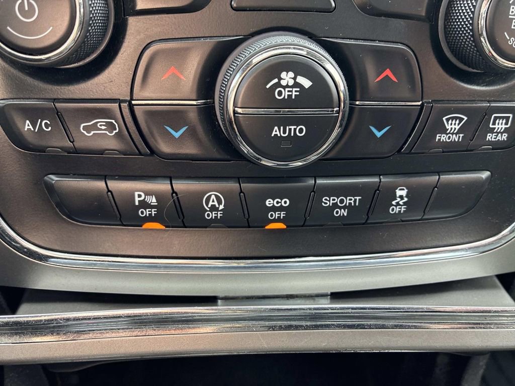 Used 2018 Jeep Grand Cherokee Altitude image 28