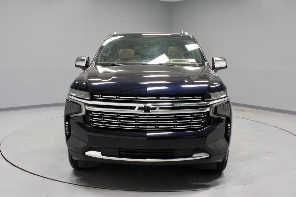 Used 2021 Chevrolet Suburban Premier w/ Premium Package AWD/4WD image 7