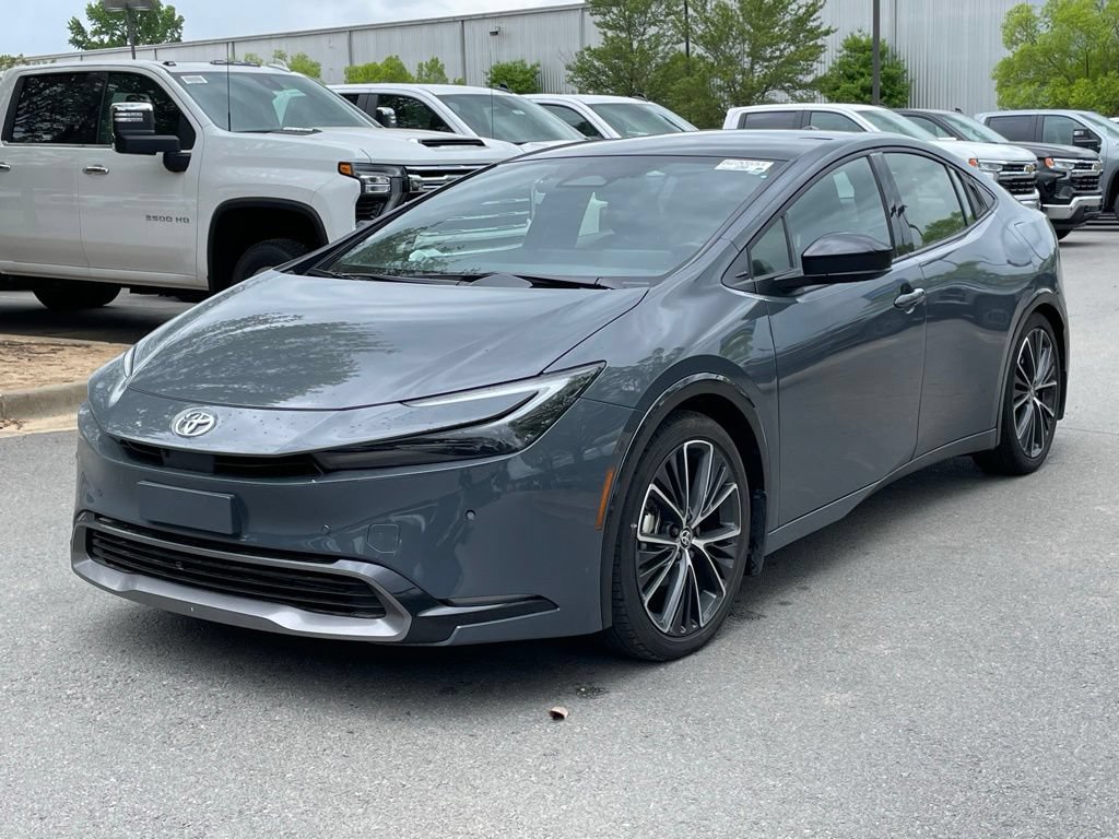 Used 2025 Toyota Prius Limited w/ Limited Premium Package FWD image 3