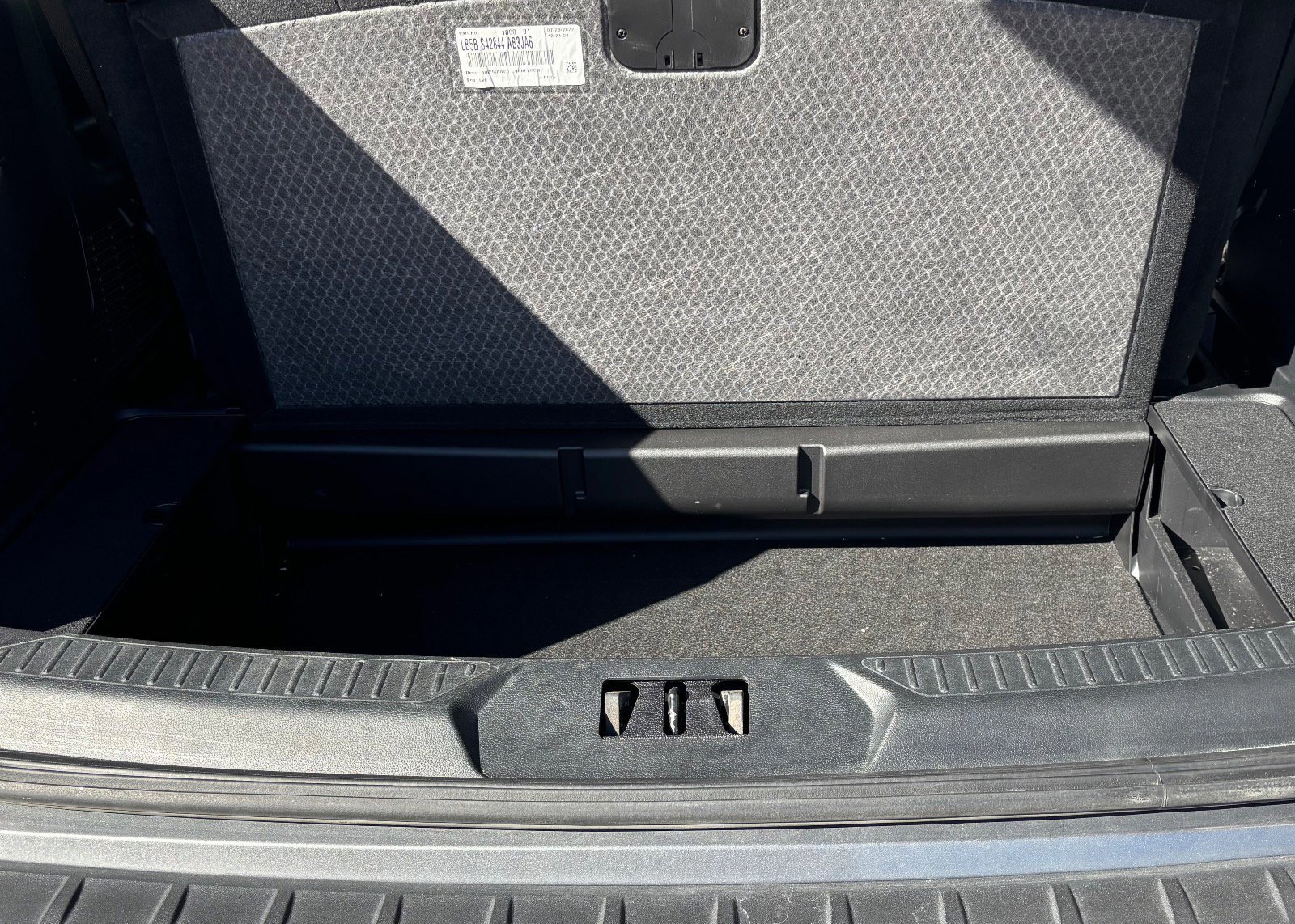 Certified 2022 Ford Explorer XLT w/ Equipment Group 202A image 11