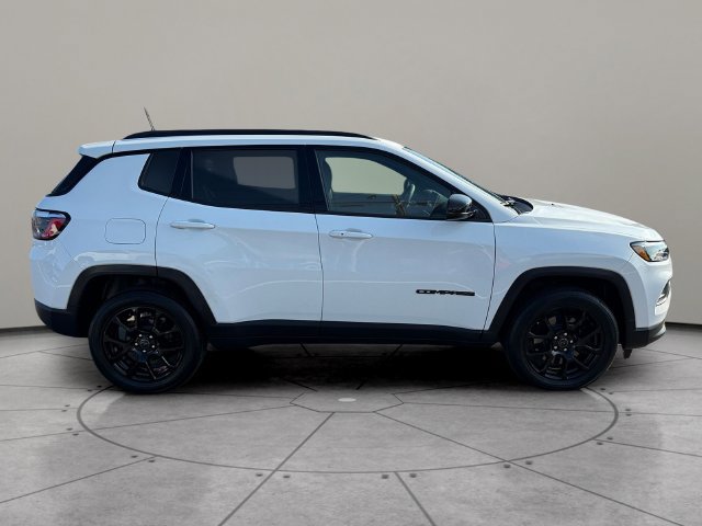 Used 2026 Jeep Compass Latitude AWD/4WD image 11