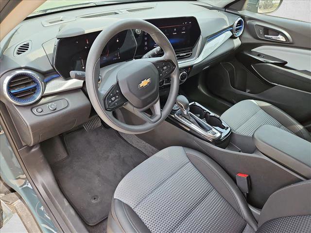 Used 2025 Chevrolet Trax LT image 10