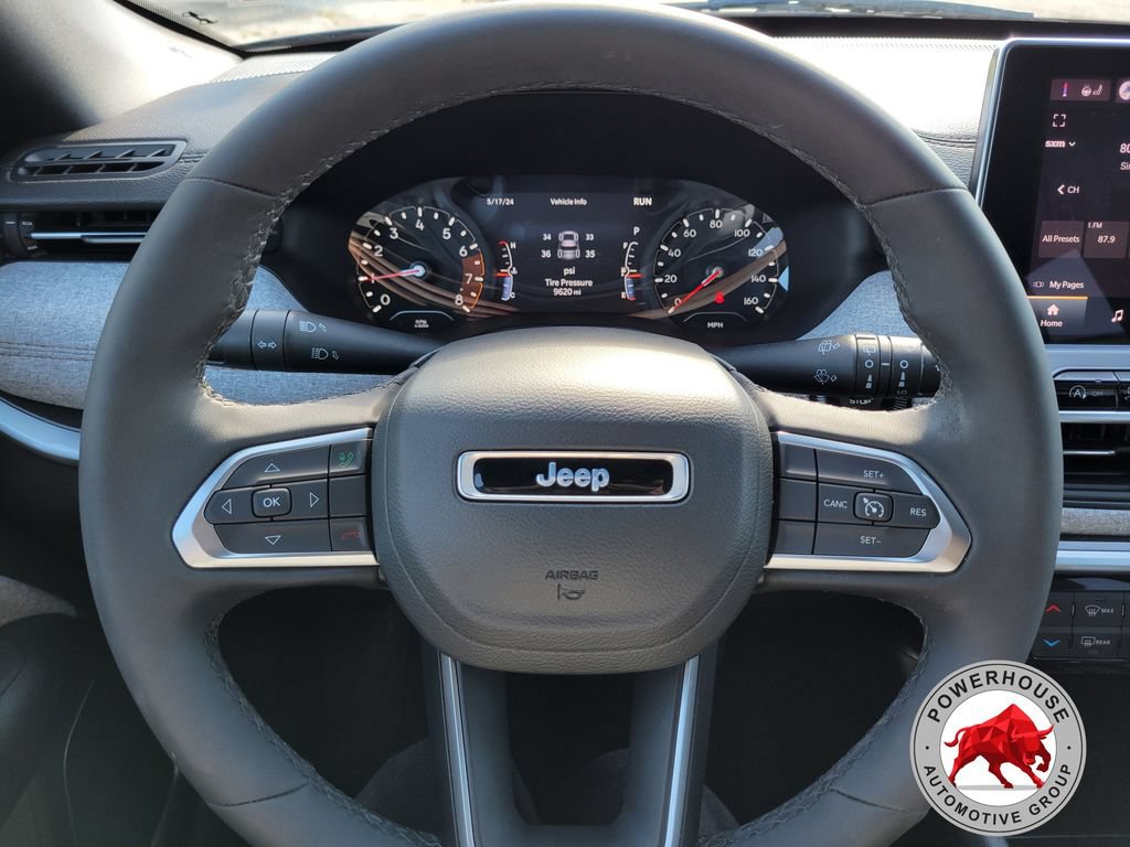 Used 2023 Jeep Compass Latitude AWD/4WD image 32