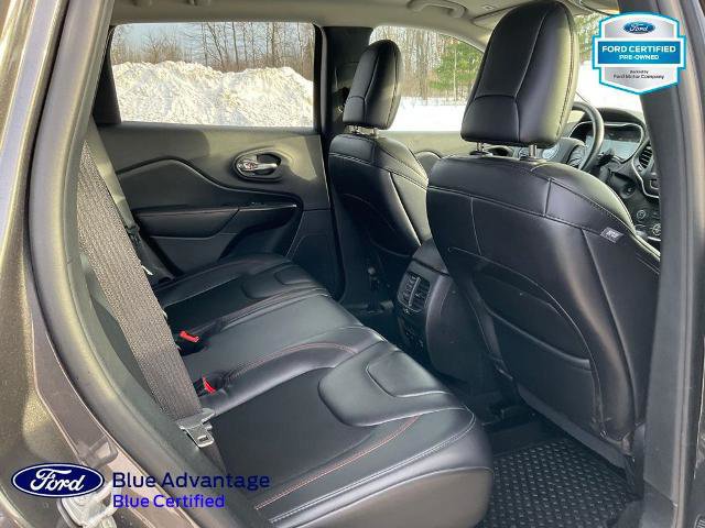 Used 2019 Jeep Cherokee Trailhawk w/ Cold Weather Group image 27