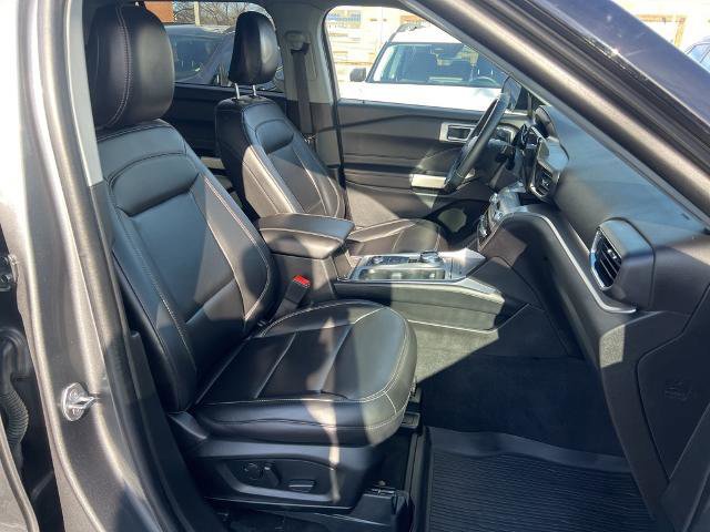 Certified 2022 Ford Explorer XLT w/ Equipment Group 202A image 11