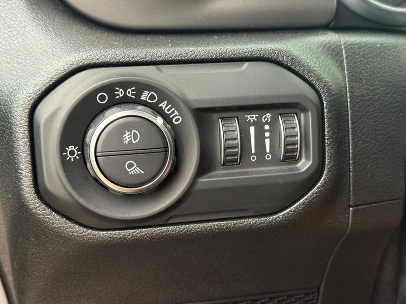 Used 2021 Jeep Gladiator Sport image 27