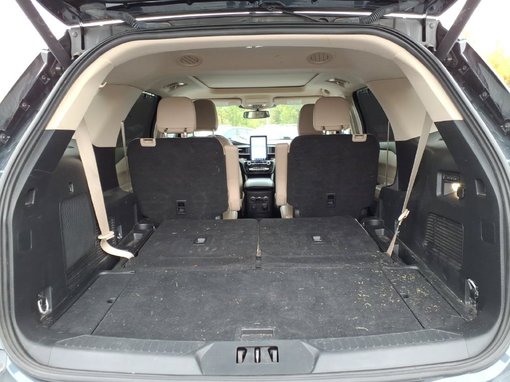 Certified 2023 Ford Explorer Limited w/ Limited Technology Package AWD/4WD image 8