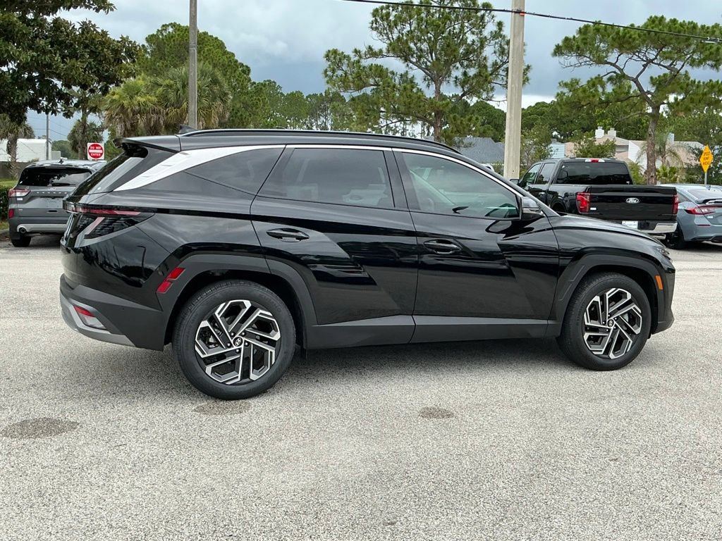 Used 2025 Hyundai Tucson Limited FWD image 16