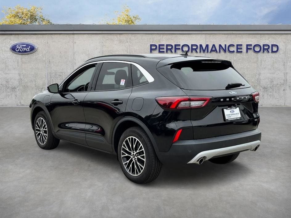 Certified 2023 Ford Escape SE FWD image 10
