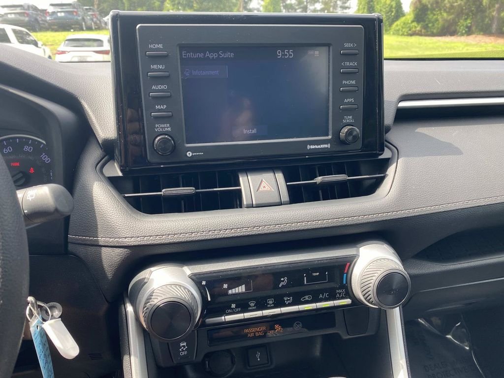 Used 2021 Toyota RAV4 LE FWD image 23