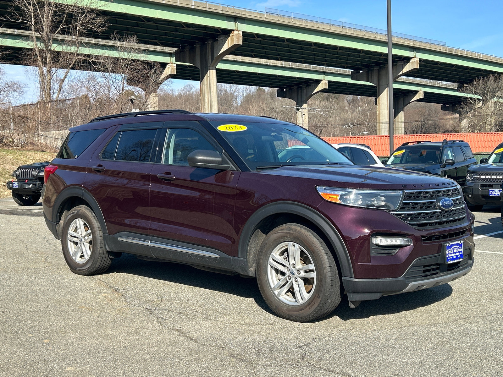 Certified 2023 Ford Explorer XLT w/ Equipment Group 202A image 5