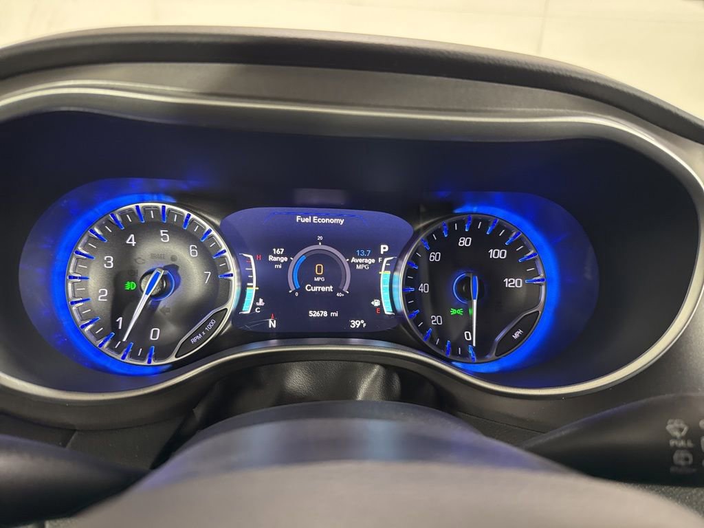 Used 2024 Chrysler Pacifica Touring-L image 33