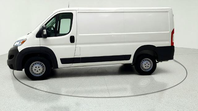 Used 2026 RAM ProMaster 2500 w/ Convenience Group FWD image 4